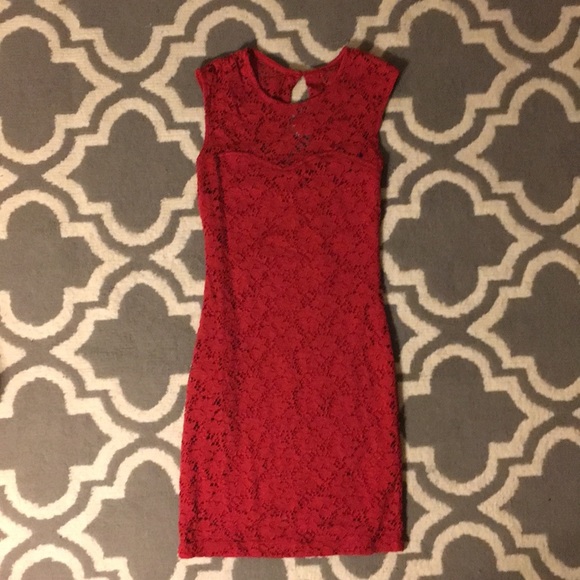 🎉SALE🎉 Lace Bodycon Dress - Picture 4 of 7